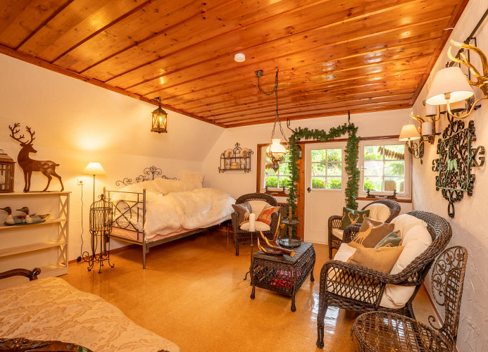 Schwarzwaldhaus Wolftal – Historisches Jagdanwesen, Park und Wildbach im Schwarzwald