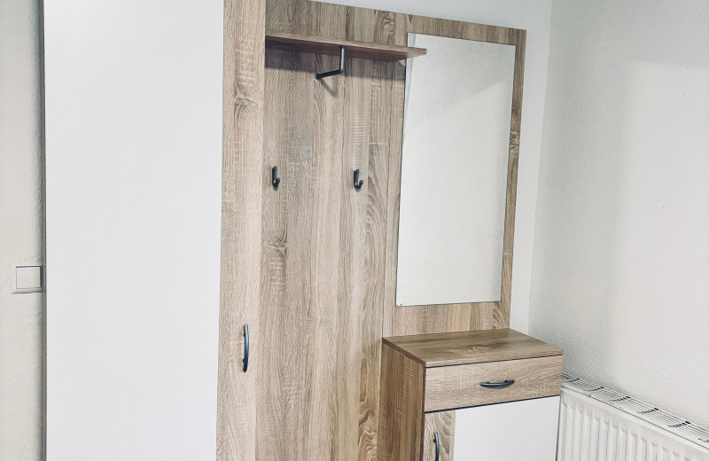 Einzelzimmer 2 'Work' - Suhitha´s Gästehaus Villingen-Schwenningen