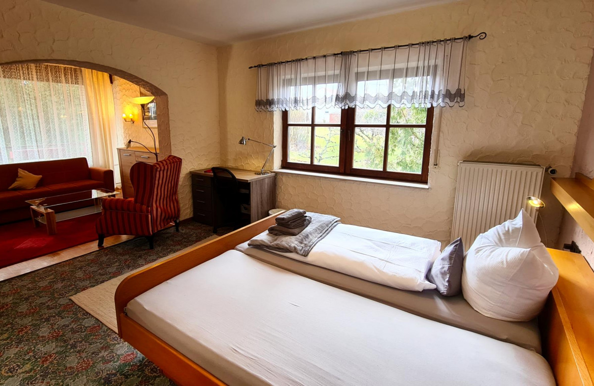 Zi03 Doppelzimmer Schönblick mit Balkon  