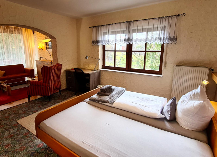 Zi03 Doppelzimmer Schönblick mit Balkon  