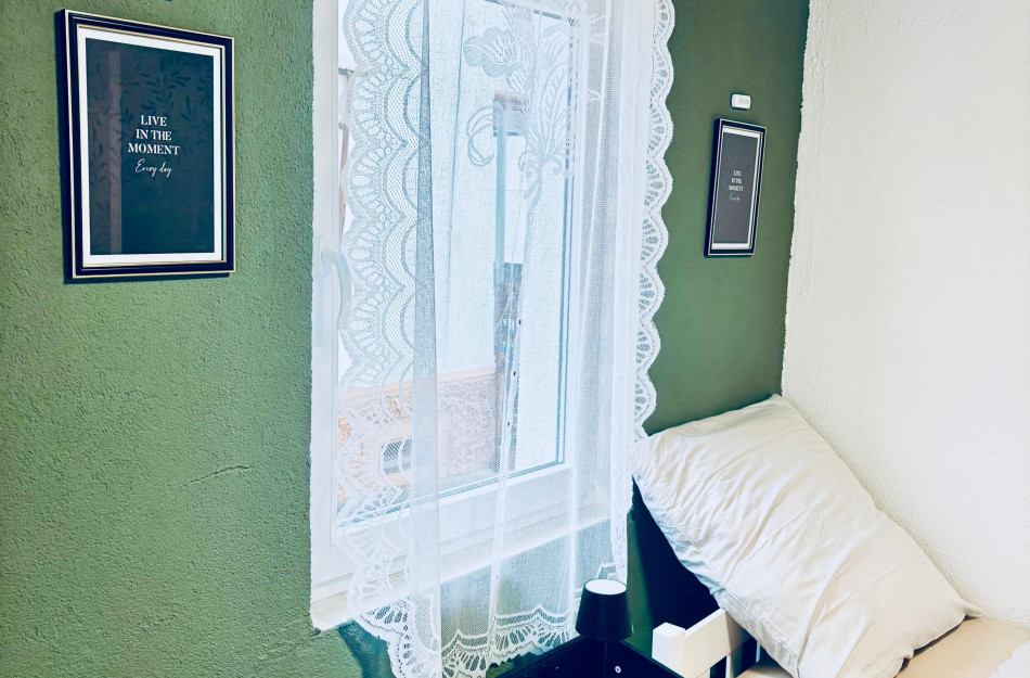 Einzelzimmer 2 'Work' - Suhitha´s Gästehaus Villingen-Schwenningen