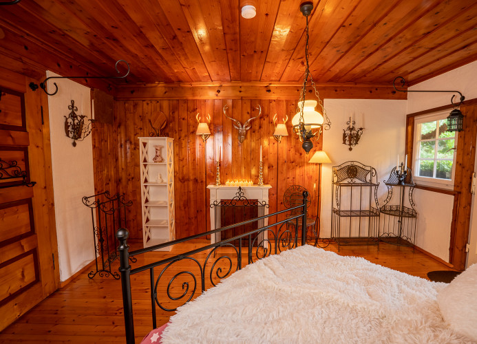 Schwarzwaldhaus Wolftal – Historisches Jagdanwesen, Park und Wildbach im Schwarzwald