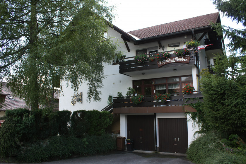 Doppelzimmer Kuckucknest mit schönem Balkon - Pension Hauber 