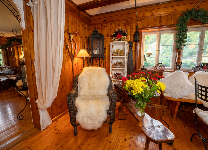 Schwarzwaldhaus Wolftal – Historisches Jagdanwesen, Park und Wildbach im Schwarzwald