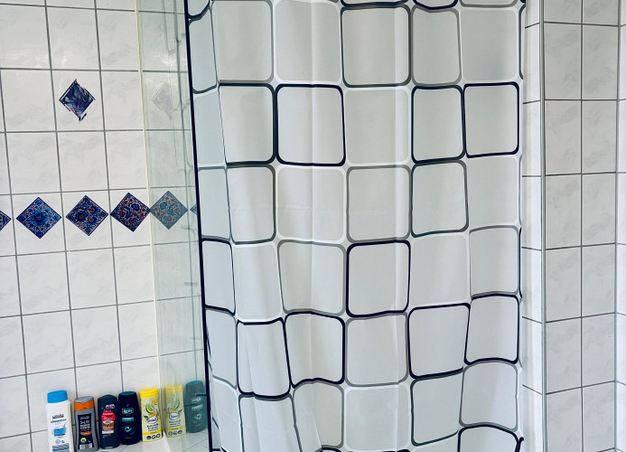 Dreibettzimmer 1 'Home' - Suhitha´s Gästehaus Villingen-Schwenningen