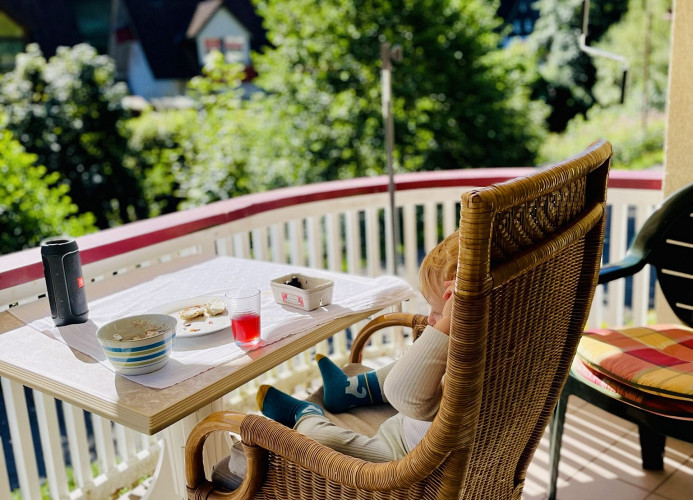 Ferienhaus Oesterle - Idyllisches Schwarzwaldhaus am Bach mit Terrasse & Balkon