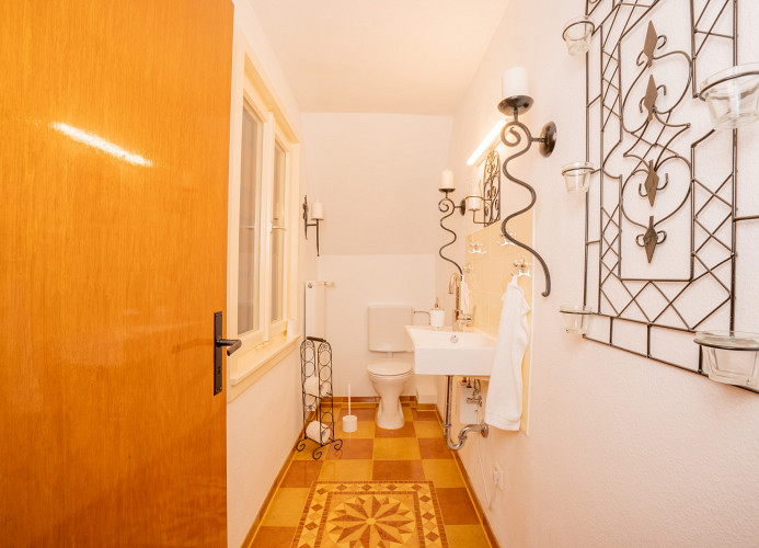 Schwarzwaldhaus Wolftal – Historisches Jagdanwesen, Park und Wildbach im Schwarzwald