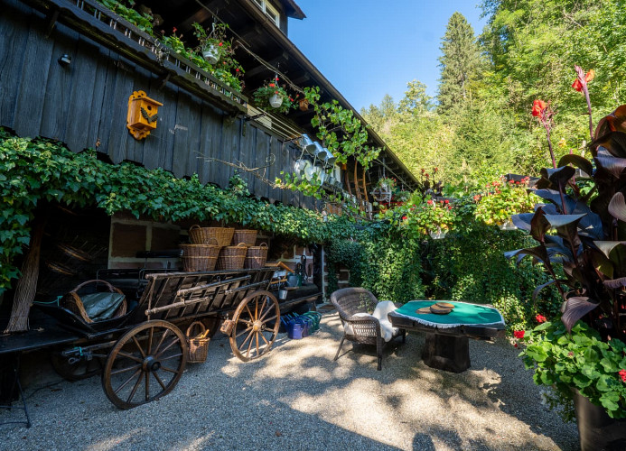 Schwarzwaldhaus Wolftal – Historisches Jagdanwesen, Park und Wildbach im Schwarzwald