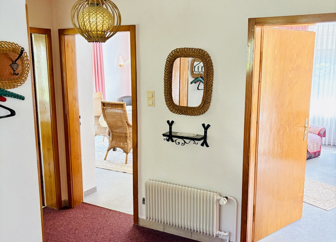 Ferienhaus Oesterle - Idyllisches Schwarzwaldhaus am Bach mit Terrasse & Balkon