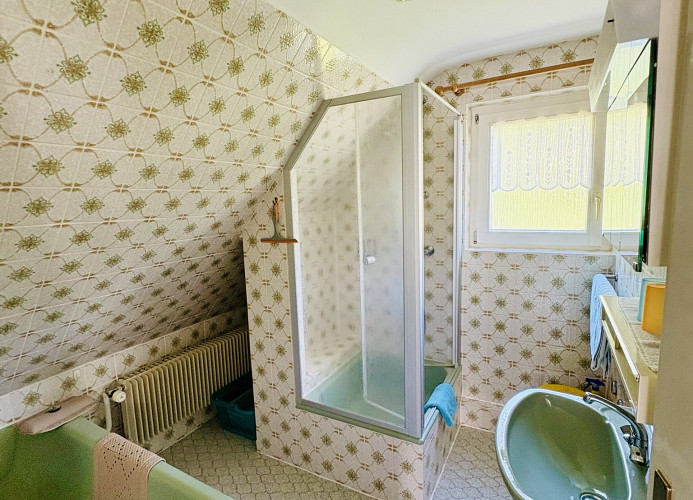 Ferienhaus Oesterle - Idyllisches Schwarzwaldhaus am Bach mit Terrasse & Balkon