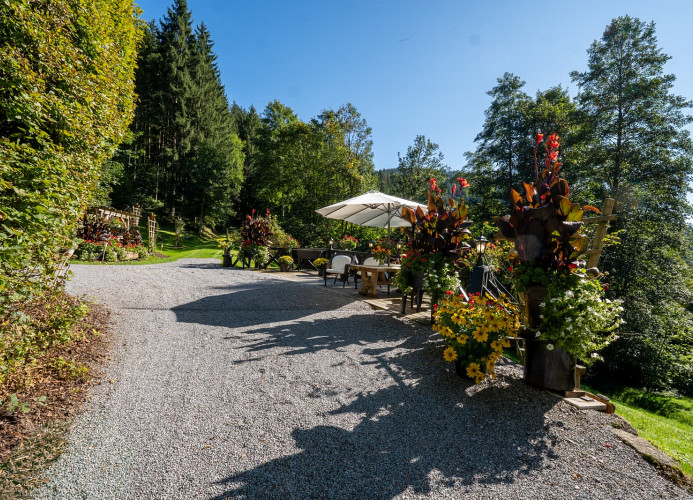 Schwarzwaldhaus Wolftal – Historisches Jagdanwesen, Park und Wildbach im Schwarzwald