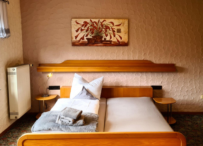 Zi03 Doppelzimmer Schönblick mit Balkon  