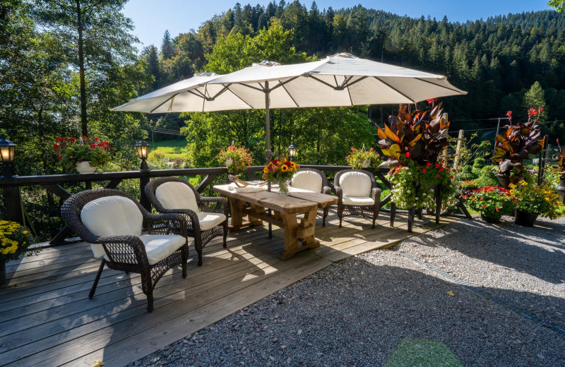 Schwarzwaldhaus Wolftal – Historisches Jagdanwesen, Park und Wildbach im Schwarzwald