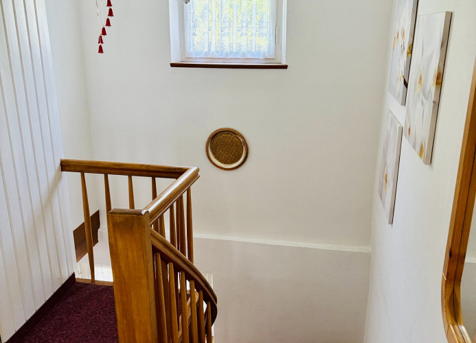 Ferienhaus Oesterle - Idyllisches Schwarzwaldhaus am Bach mit Terrasse & Balkon