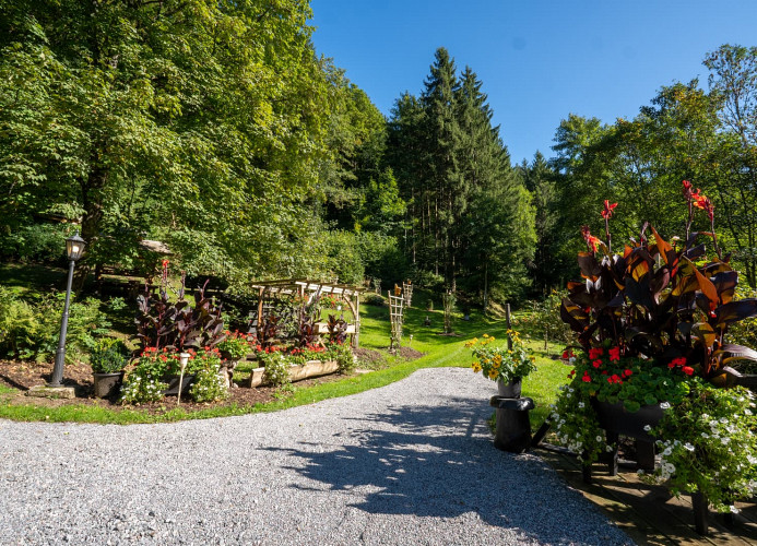 Schwarzwaldhaus Wolftal – Historisches Jagdanwesen, Park und Wildbach im Schwarzwald