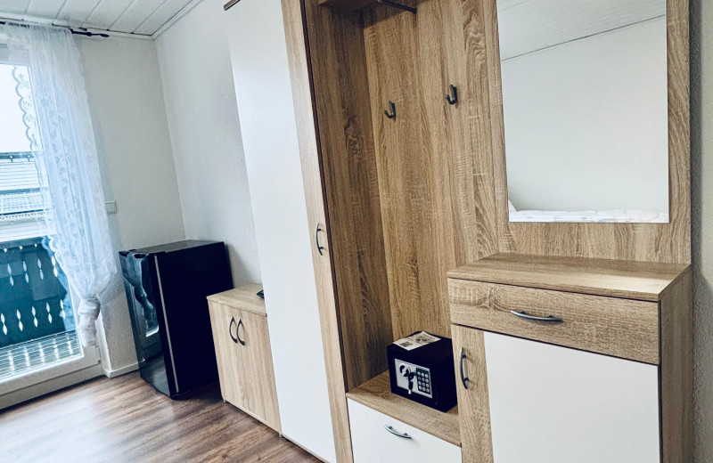 Doppelzimmer 4 „Focus“ - Suhitha´s Gästehaus Villingen-Schwenningen