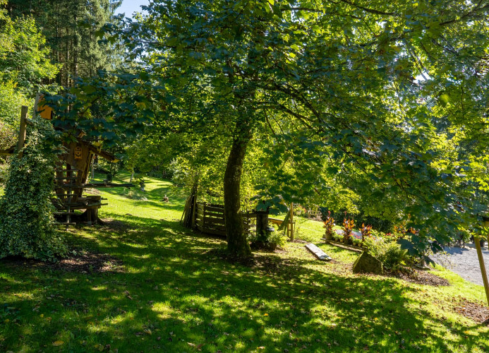 Schwarzwaldhaus Wolftal – Historisches Jagdanwesen, Park und Wildbach im Schwarzwald