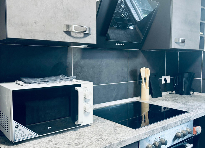 Einzelzimmer 2 'Work' - Suhitha´s Gästehaus Villingen-Schwenningen