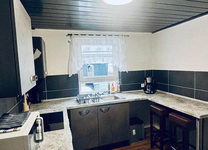 Einzelzimmer 2 'Work' - Suhitha´s Gästehaus Villingen-Schwenningen